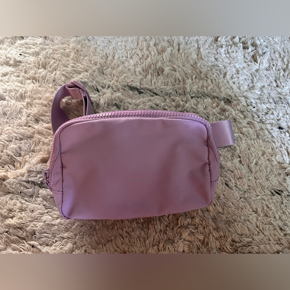 Brand new nwot Pink Women's crossbody